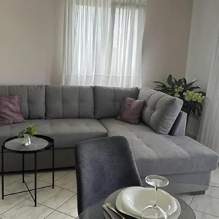 Apartment Fuer 5 Personen Ca 57 Qm In Peroj, Istrien Istrische Riviera *